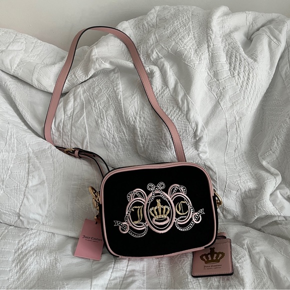 Juicy Couture Handbags - VIRAL juicy couture: juicy lovers club camera bag